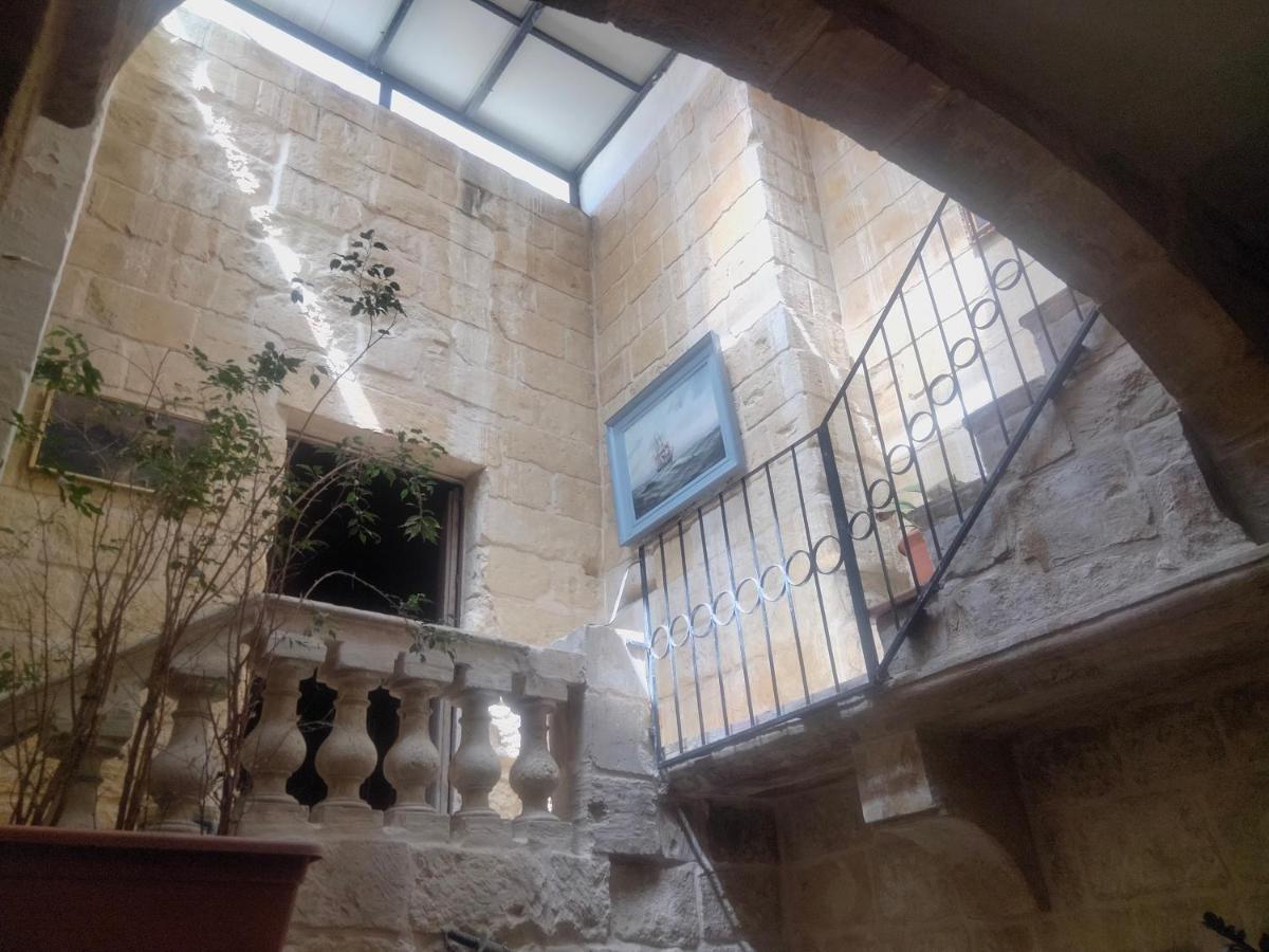 Charming 17Th Cent House Of Character In The Famous 3 Cities, Right Next To Valletta Cospicua Esterno foto