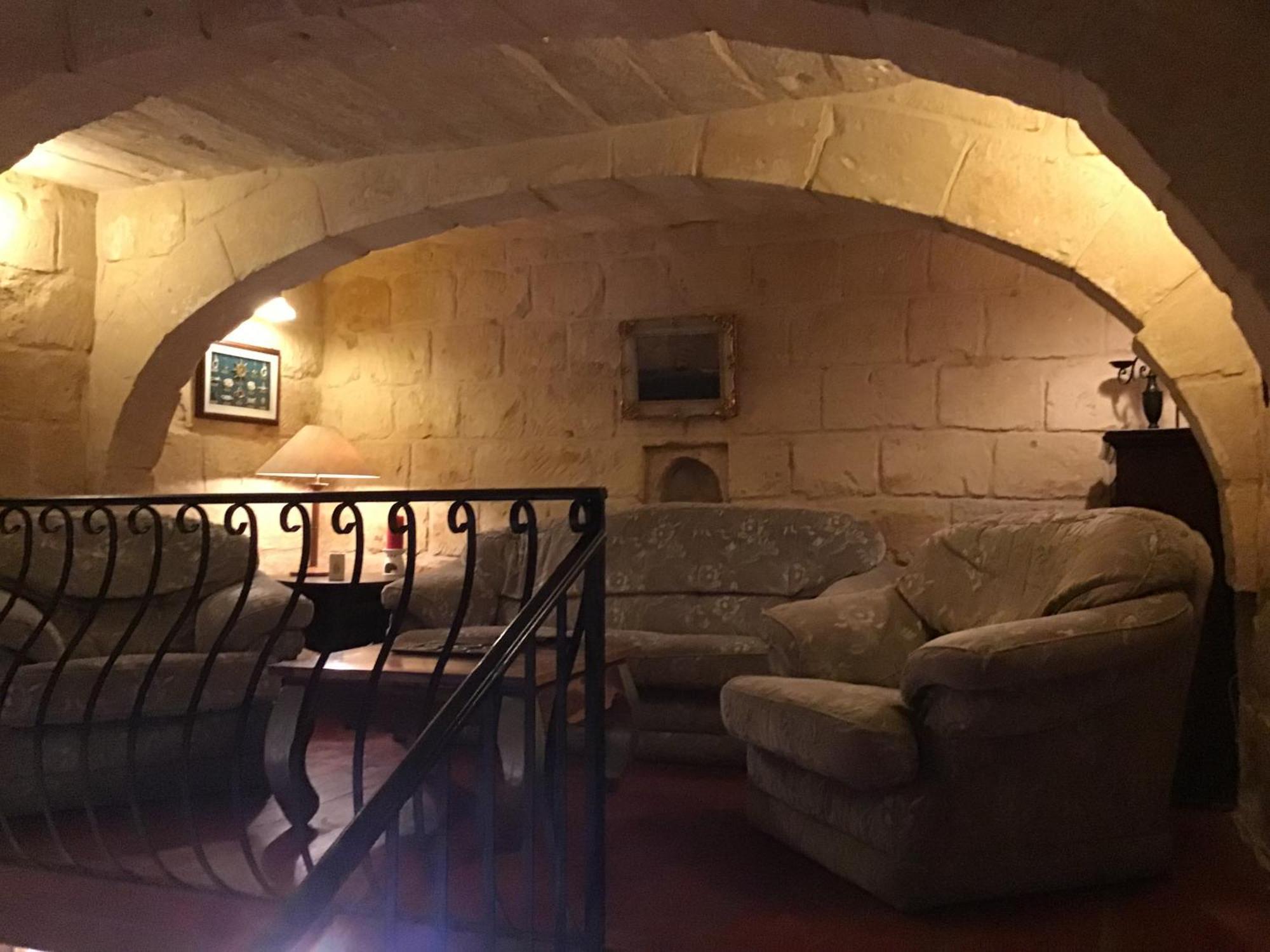 Charming 17Th Cent House Of Character In The Famous 3 Cities, Right Next To Valletta Cospicua Esterno foto